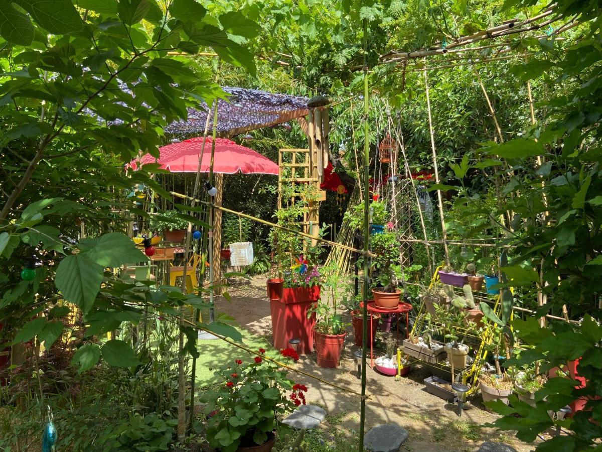 La Bulle Dans Le Palmier Hotel Тулуза Екстериор снимка